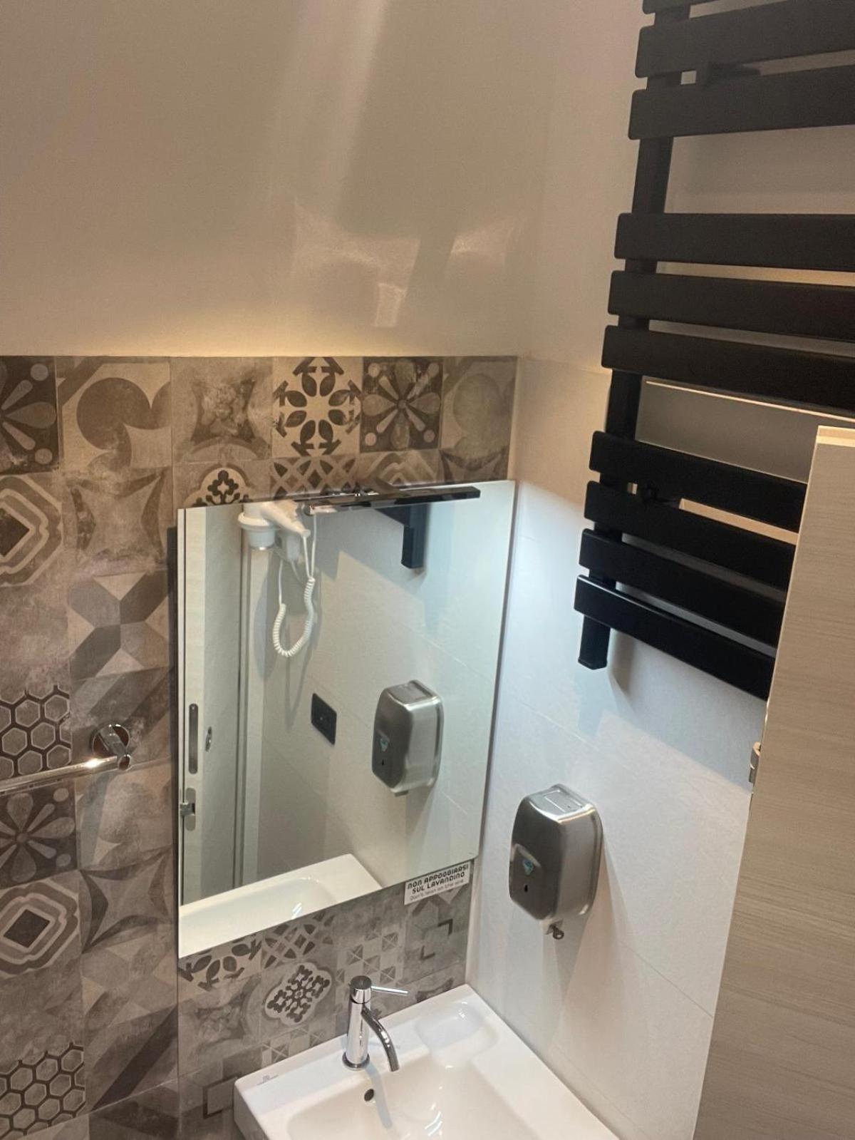 Drooms 4,0 Domotic Smart Self 24H,7 Vicino Treni Porta Susa E Centro Storico Torino Kültér fotó