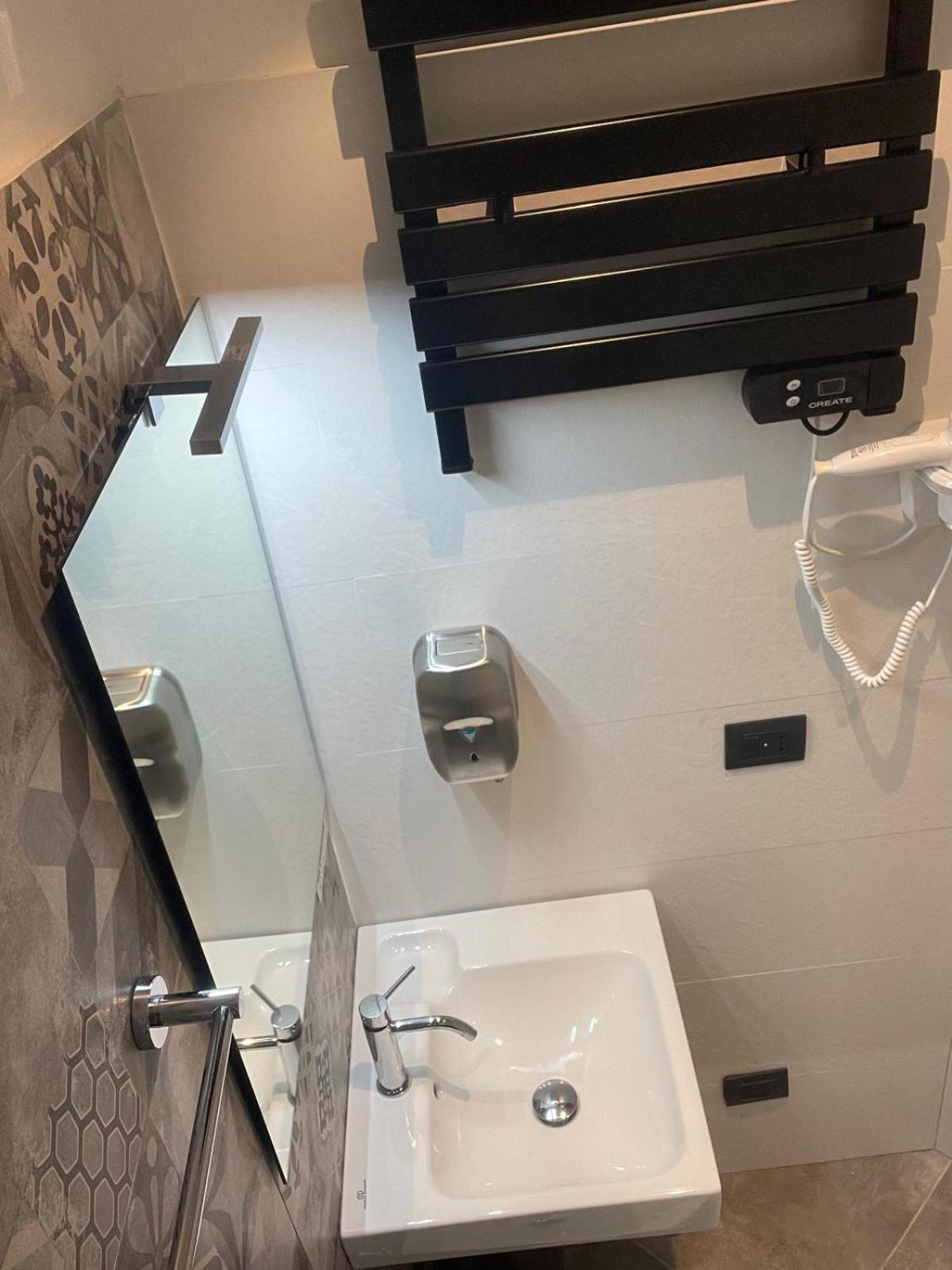 Drooms 4,0 Domotic Smart Self 24H,7 Vicino Treni Porta Susa E Centro Storico Torino Kültér fotó